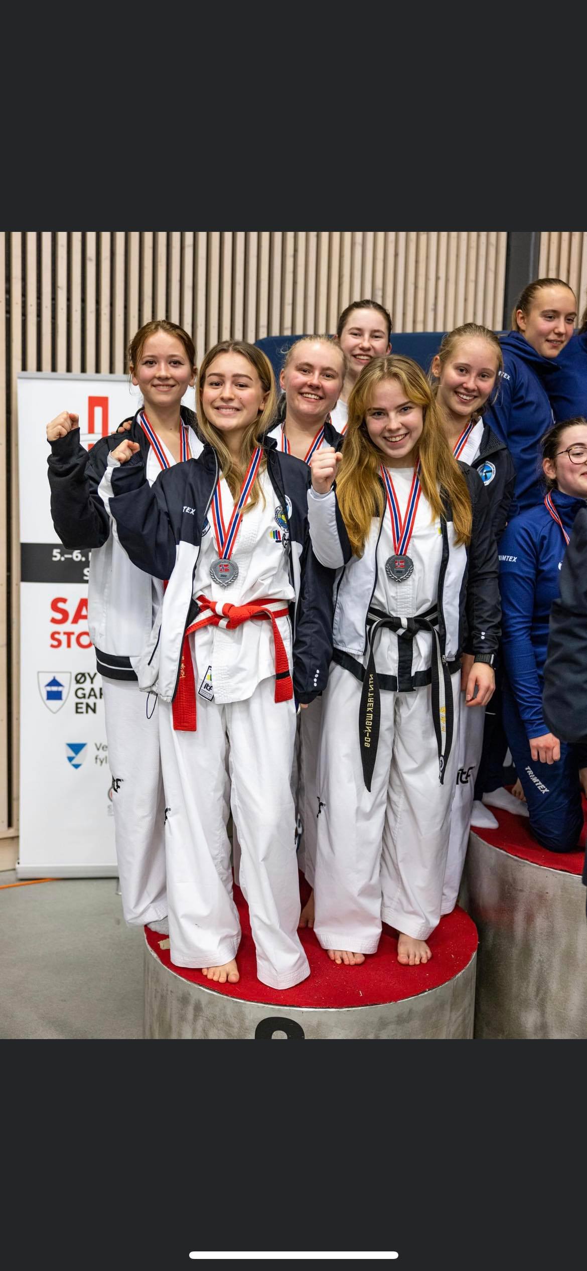 Sølv til Frøya Strandskog og Emma Boldt i dame alle junior lagmønster for regionslaget Team (B)East.